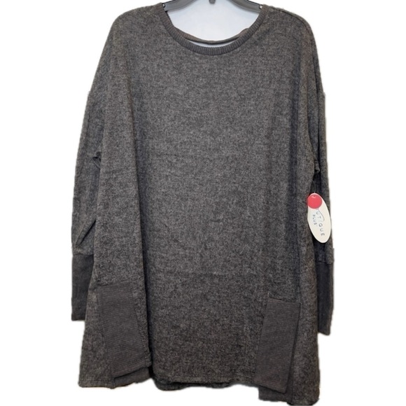 🔥 Boutique NWT Plus Size Gray Long Sleeve Sweater 1X - Picture 1 of 8
